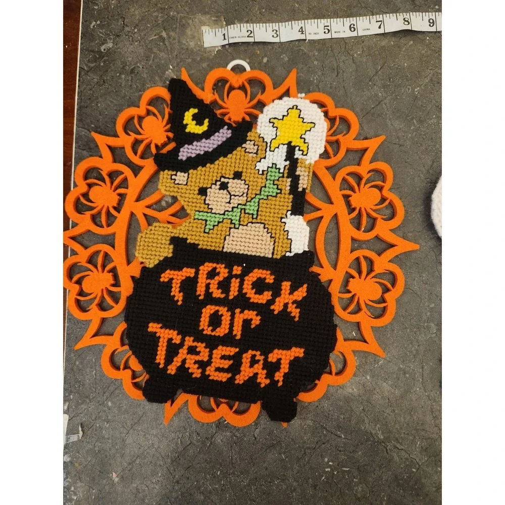 VINTAGE‎ PLASTIC CANVAS YARN NEEDLEPOINT HALLOWEEN Mummy And Bear Witch Cute 16